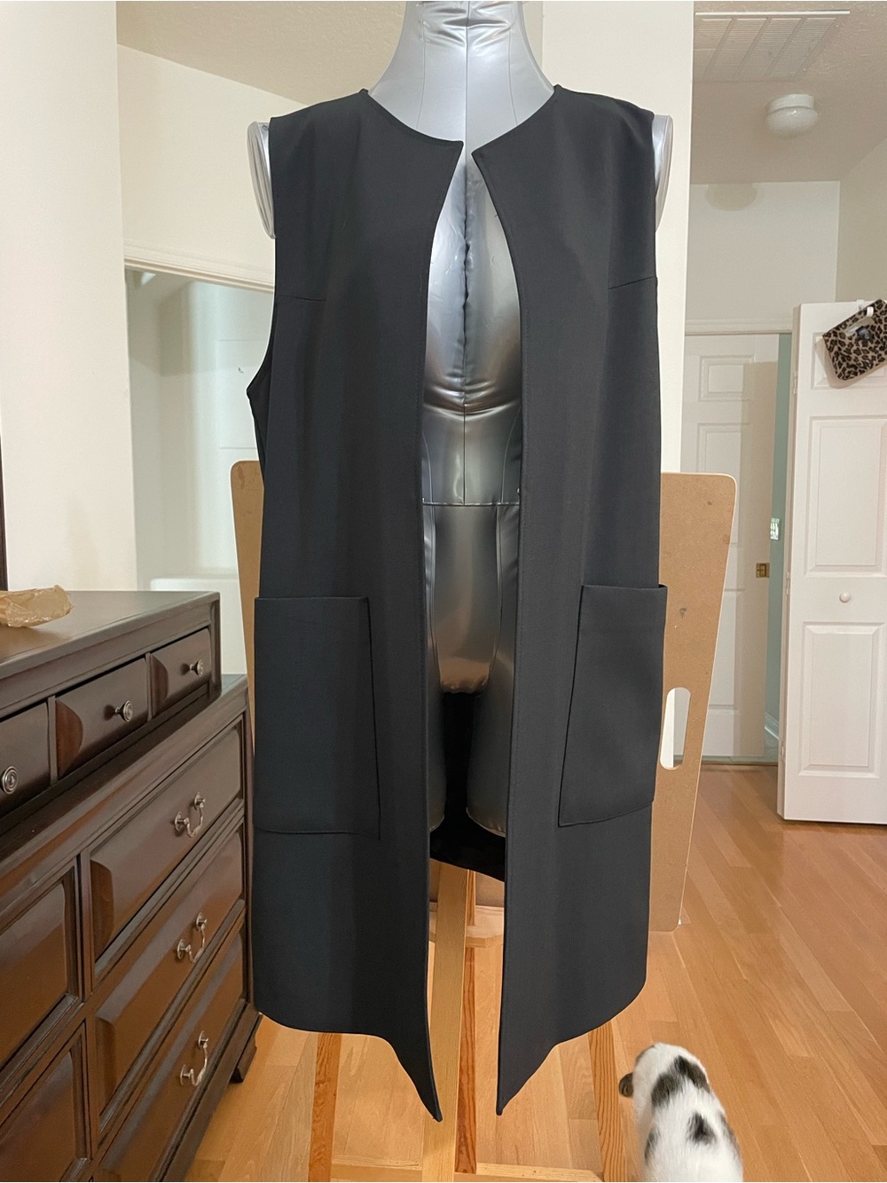 Black Longline Open Front Vest Size L Made in Korea Minimalist Layering